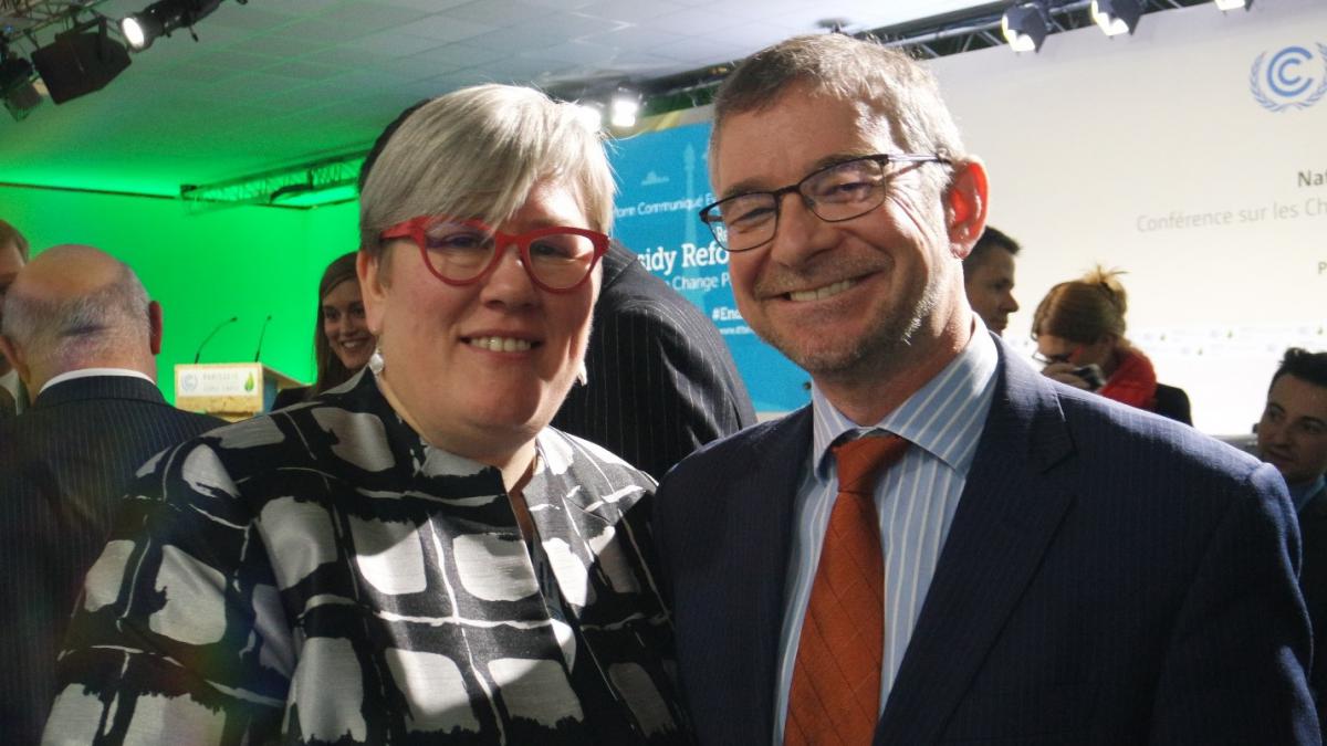 Rachel Kyte, World Bank and Peter Wooders, Group Director Energy, GSI and IISD smiling at the camera