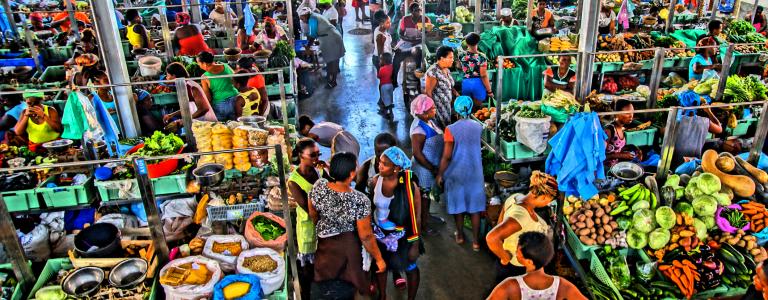 food--market-praia-santiago