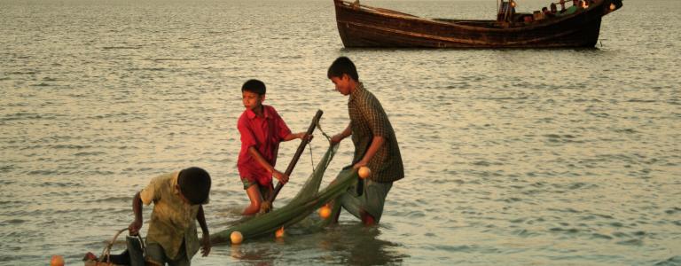 iStock_Bangladesh-fishing.jpg