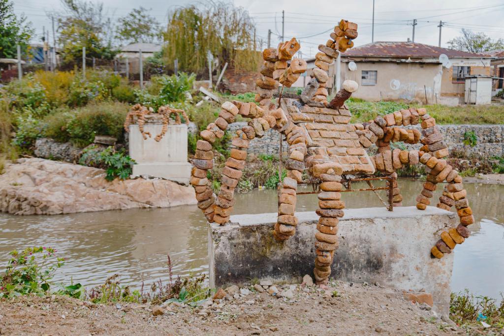 SUNCASA | Crab sculptures made from illegal construction waste as part of the SUNCASA's "Art and Litter Traps" initiative.