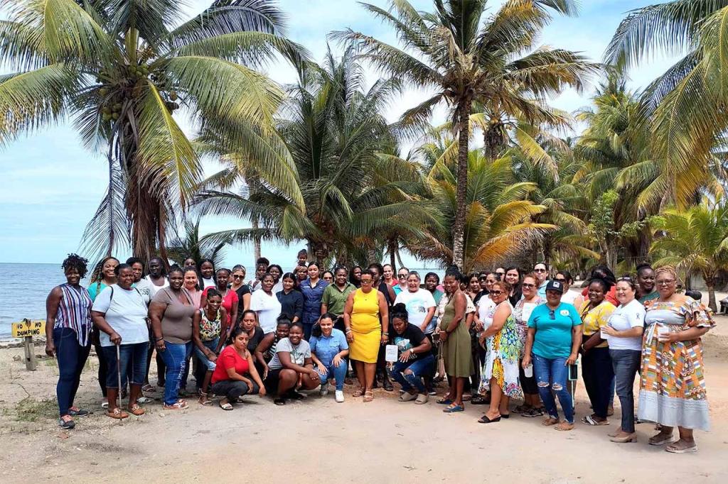 group-photo-women-wiff-belize-capa