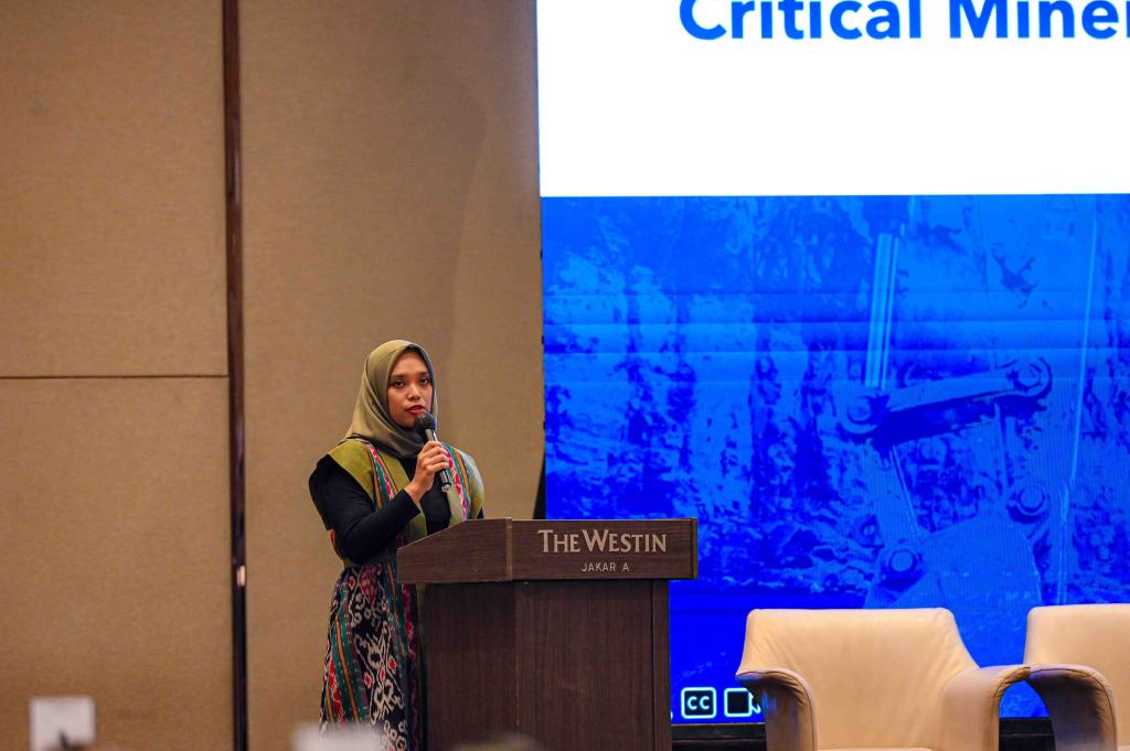 Arzalia Wahida presents findings on Indonesia's critical minerals sector.