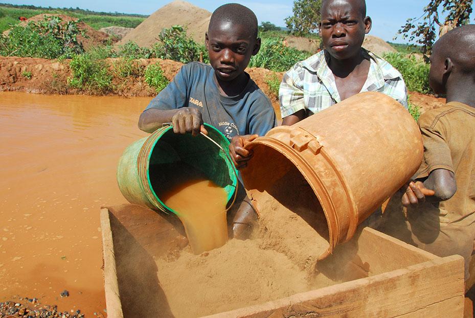 Children mining in Tanzania